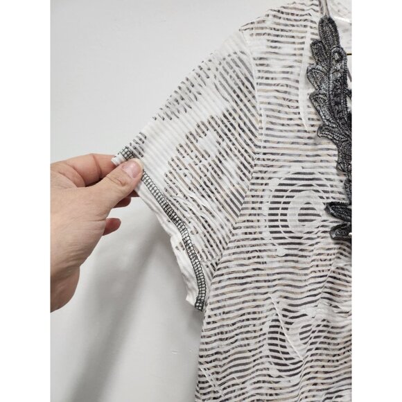 Live and Let Live Womens BOHO Tunic Top Large Gray Striped Embellished Lace - Picture 4 of 9